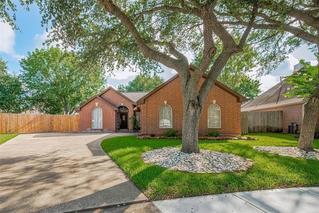 6303 Palm Court, Pearland, TX 77584