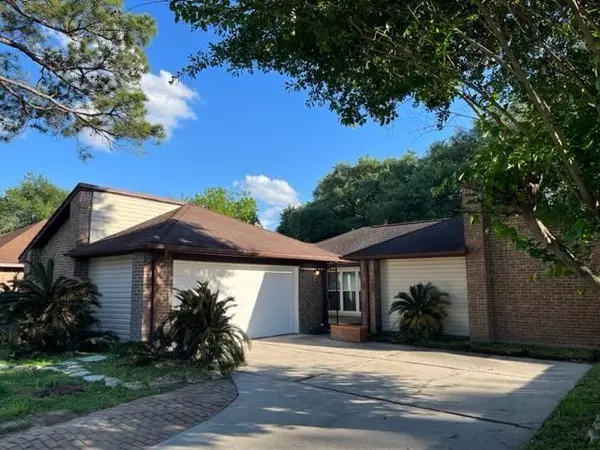 9523 Strawgrass DR, Houston, TX 77064