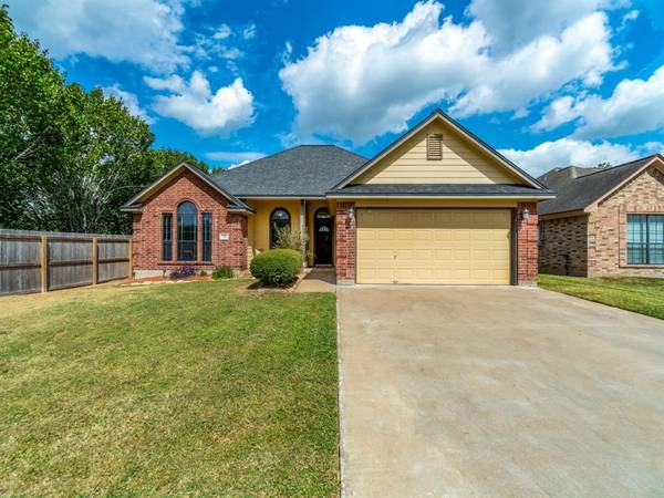 101 Eagle Nest CT, Richwood, TX 77566