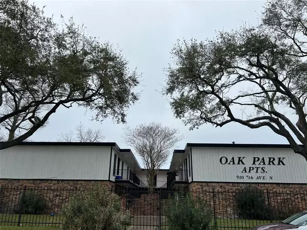 910 7th AVE N #1, Texas City, TX 77590