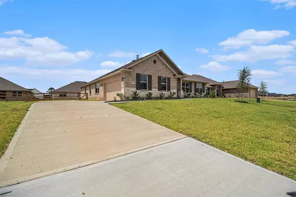 4427 Leslies Way, Dickinson, TX 77539