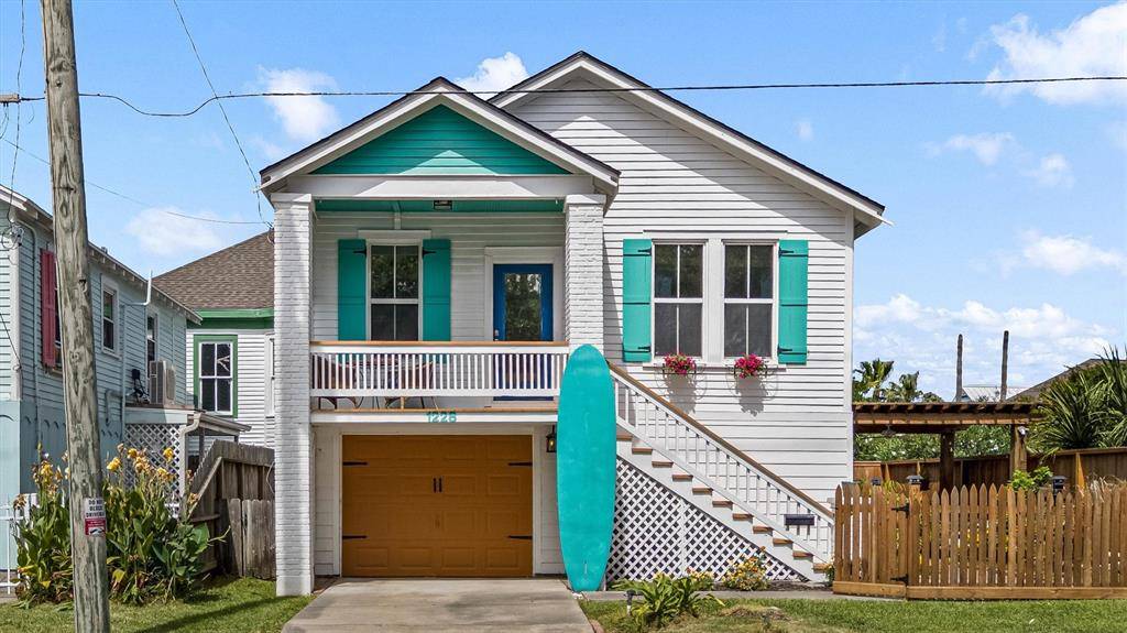 1228 16th ST, Galveston, TX 77550