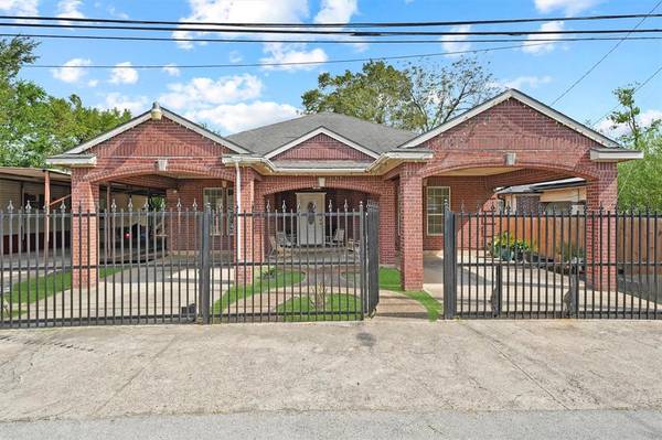 14107 Corpus Christi St ST, Houston, TX 77015