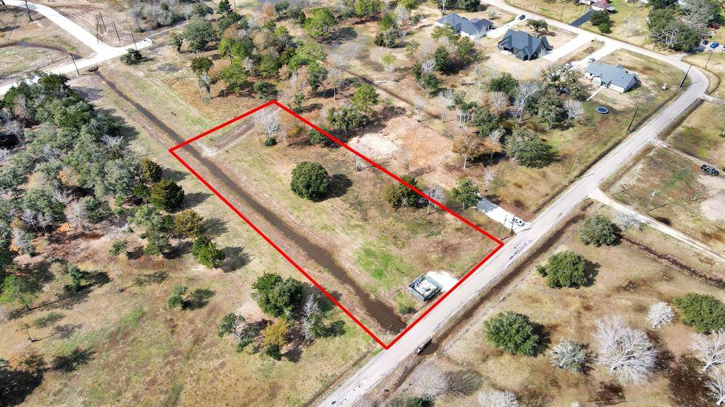 3704 County Road 326, Alvin, TX 77511