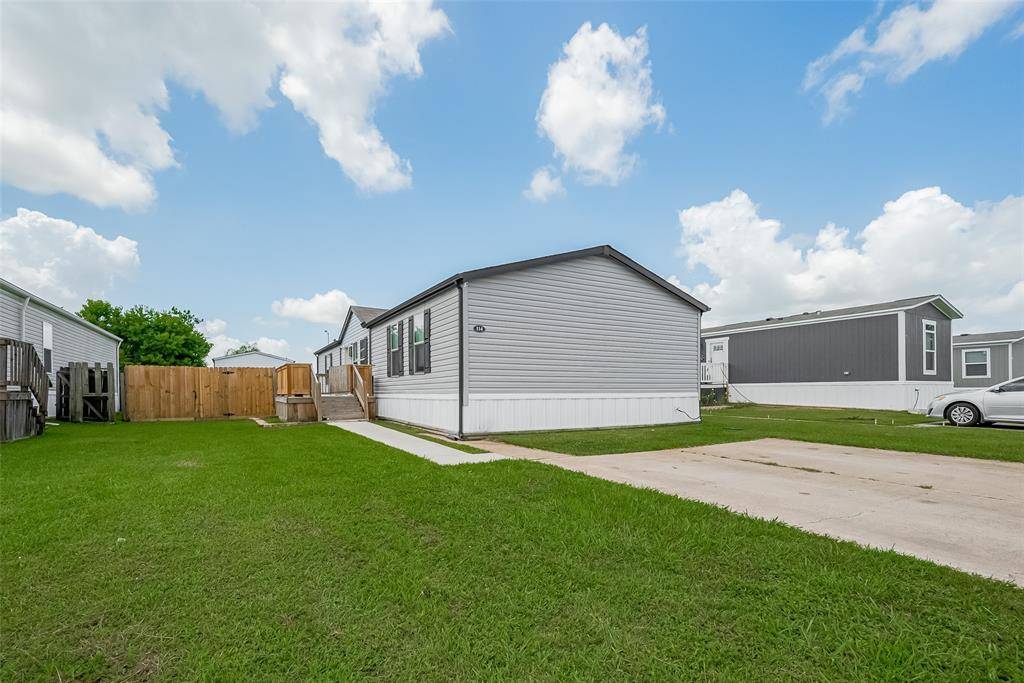 Manvel, TX 77578,114 Oak Park DR