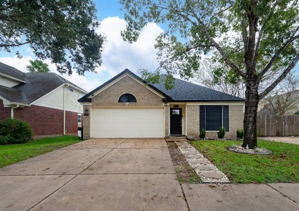 329 Trail Ride RD, Angleton, TX 77515