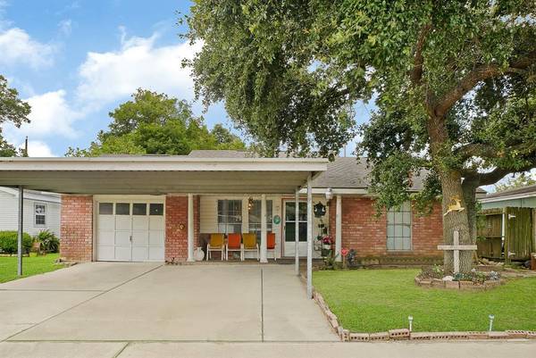 3811 Kaplan DR,  Pasadena,  TX 77503