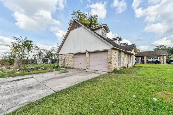 Houston, TX 77050,6215 Great Oaks DR