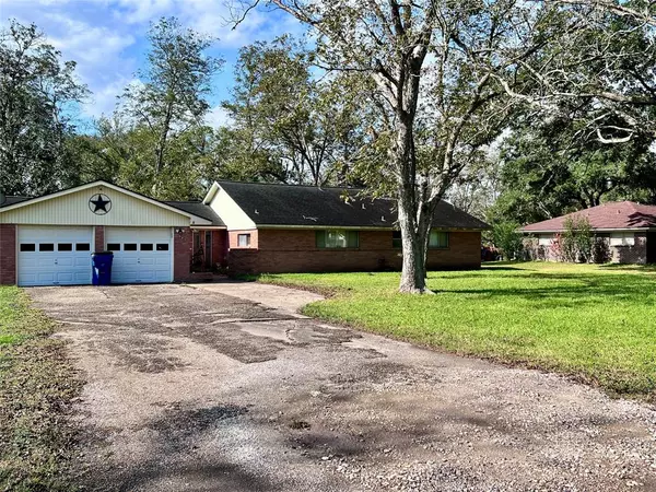 Sweeny, TX 77480,707 Maple ST