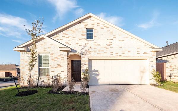 600 Wood Duck CT, Clute, TX 77531