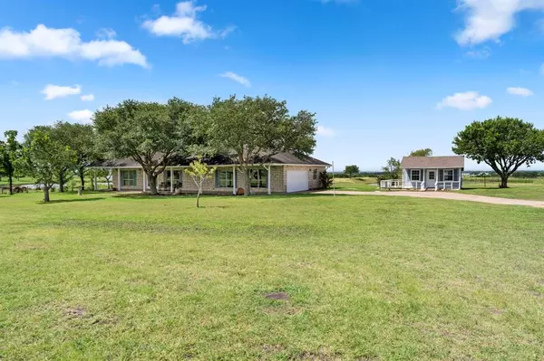 2953 Fm 2679 RD, Burton, TX 77835