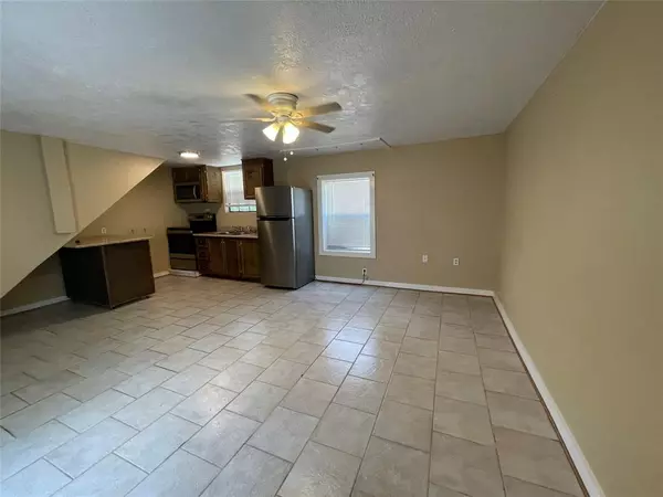 3306 Avenue R 1/2 #Rear, Galveston, TX 77550