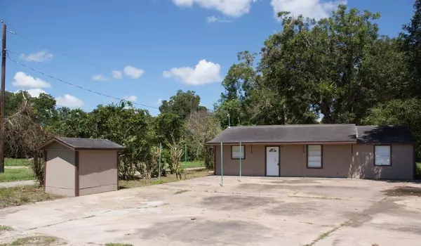 4900 County Road 353, Brazoria, TX 77422