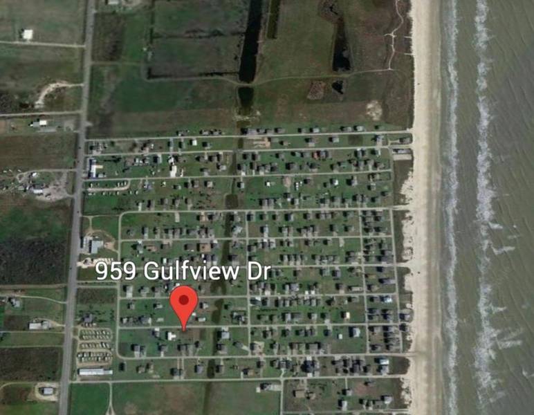 959 Gulfview DR, Crystal Beach, TX 77650