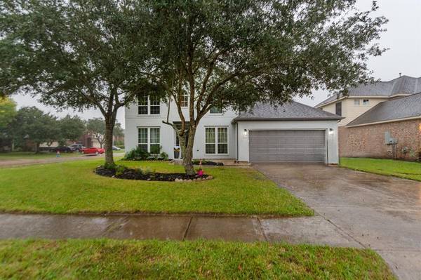 8302 Seagull LN, Pearland, TX 77584