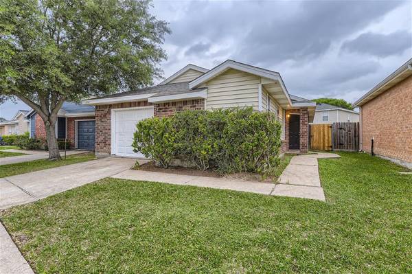 7716 Ellis DR, Houston, TX 77489