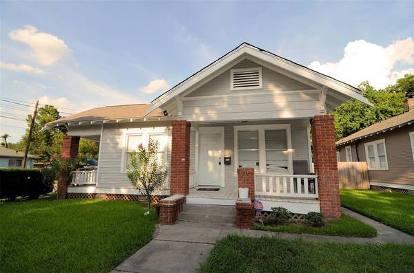 2120 McKee, Houston, TX 77009