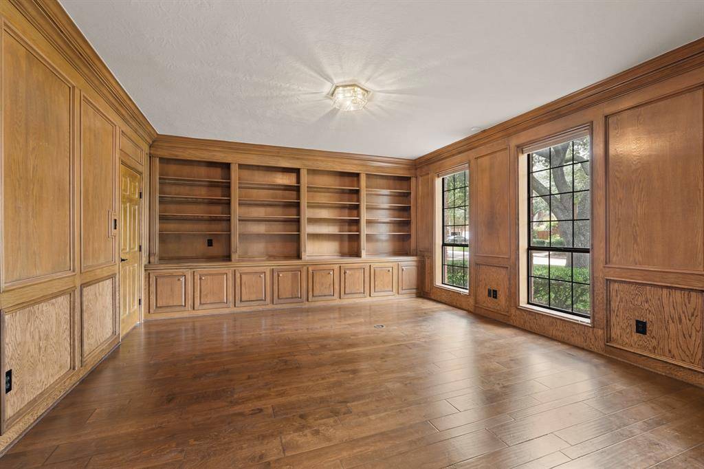 Houston, TX 77077,907 Oak Parkway DR