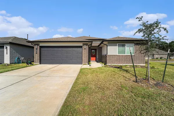 1827 Plantation PL, Baytown, TX 77523