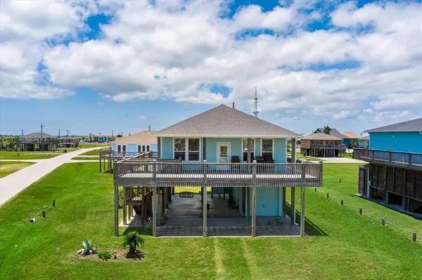 2401 Sand Castle DR, Crystal Beach, TX 77650