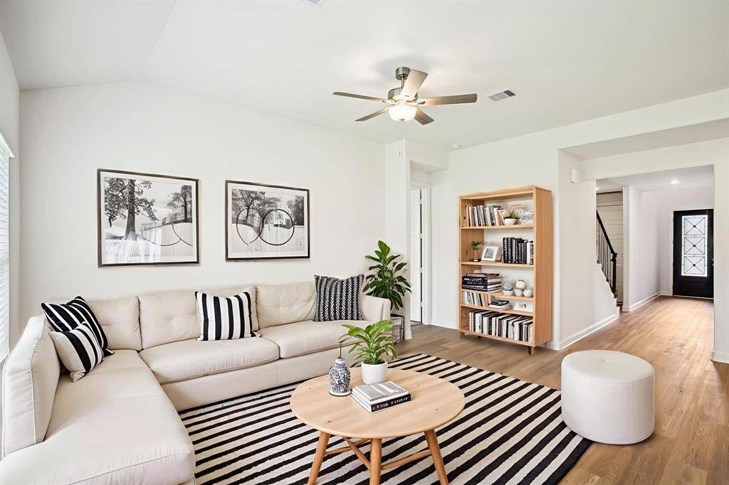 132 Bay Bridge CT, Montgomery, TX 77316