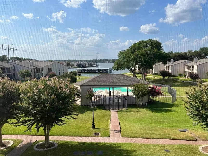 208-D Lakeview TER, Conroe, TX 77356