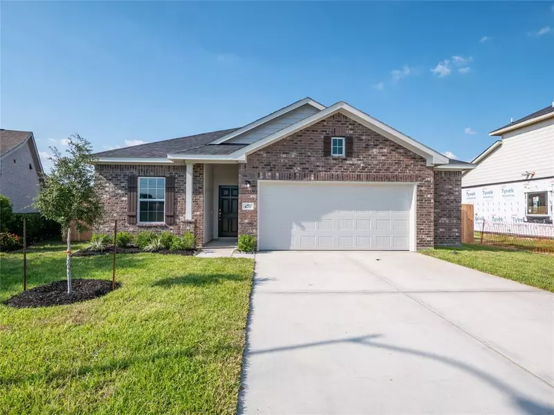 4711 Seaside Sparrow LN, Baytown, TX 77521