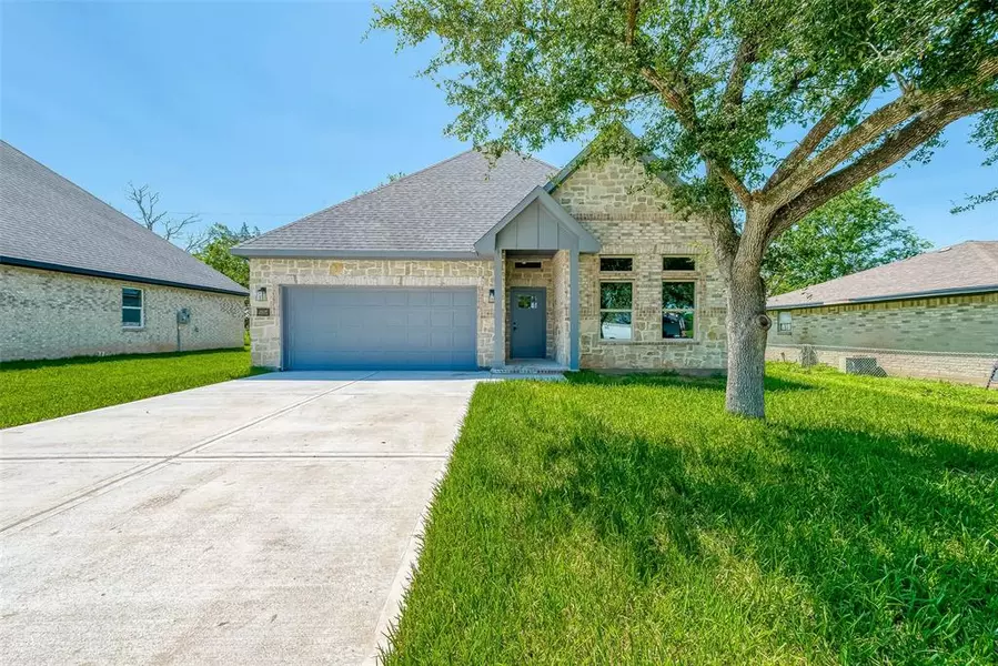 3639 Needville AVE, Needville, TX 77461