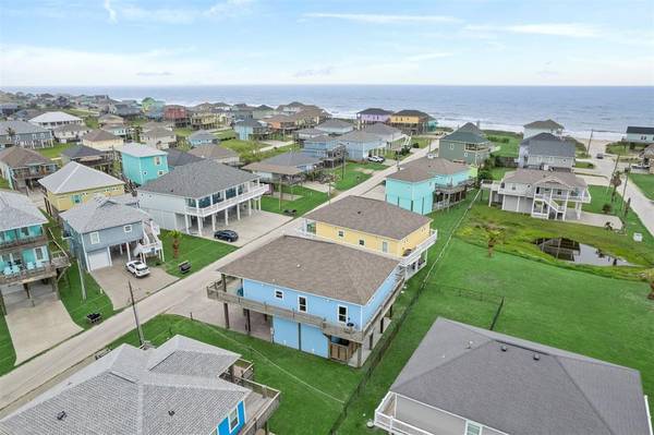 Crystal Beach, TX 77650,983 1/2 S Redfish ST