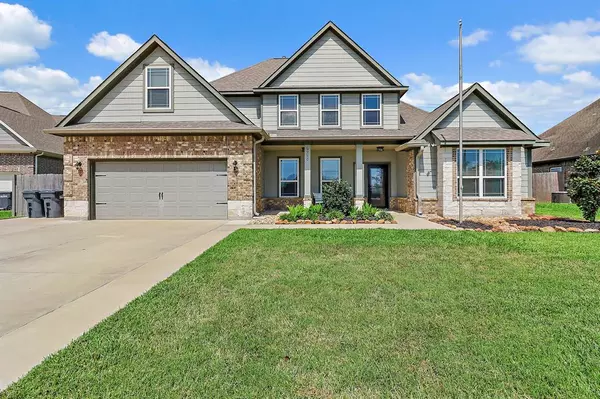 9750 Keeneland CIR, Mont Belvieu, TX 77523