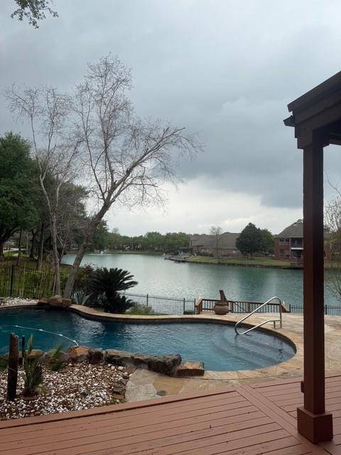 203 Bay Bridge DR, Sugar Land, TX 77478
