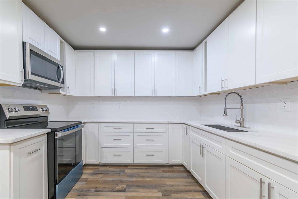 Houston, TX 77072,12044 Beechnut ST