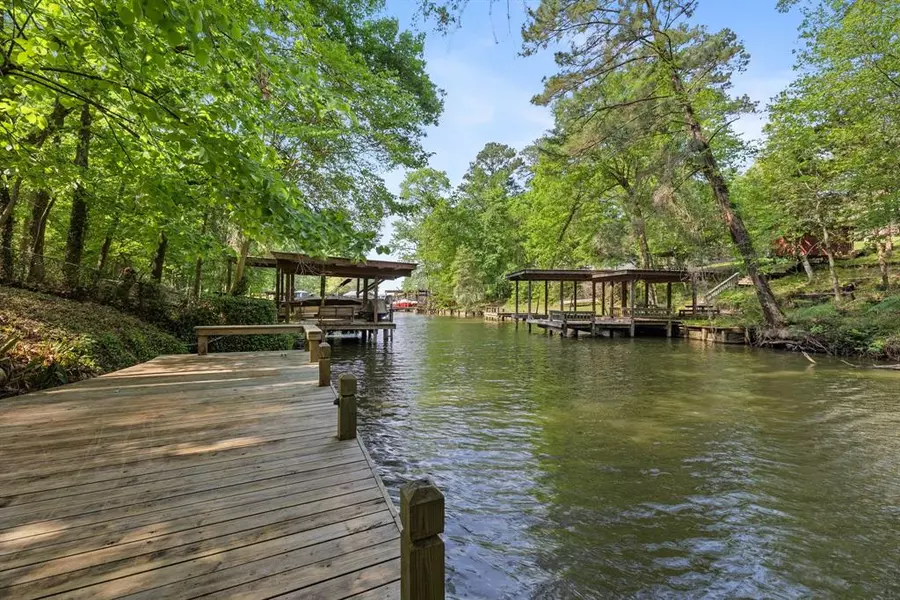 638 Big Lake DR, Livingston, TX 77351