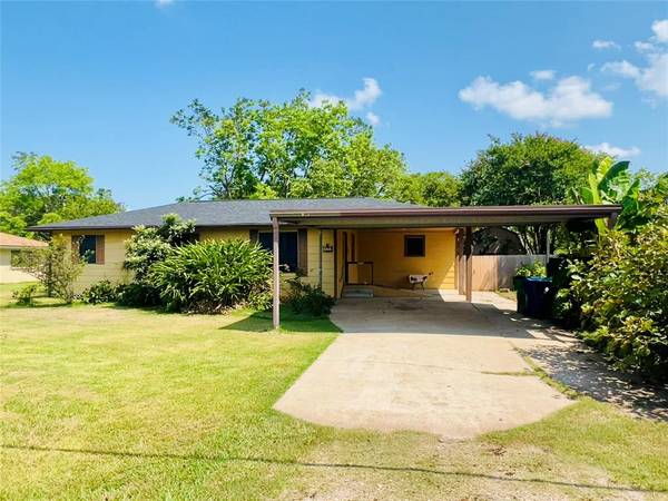 122 Robinson RD, Oyster Creek, TX 77541