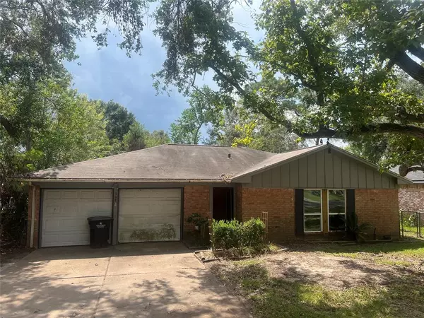 308 E Dumble ST, Alvin, TX 77511