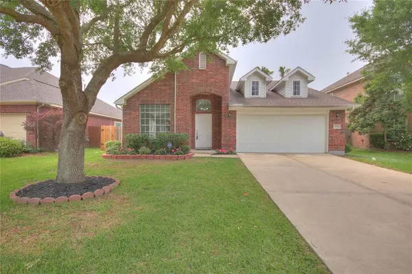 3326 Pebble Beach LN, Pearland, TX 77584