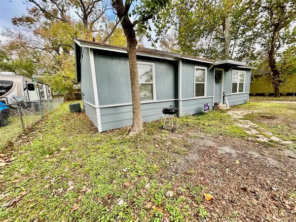 Clute, TX 77531,124 W Bernard ST