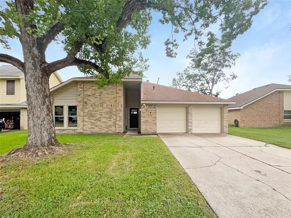 314 Enfield DR, Highlands, TX 77562