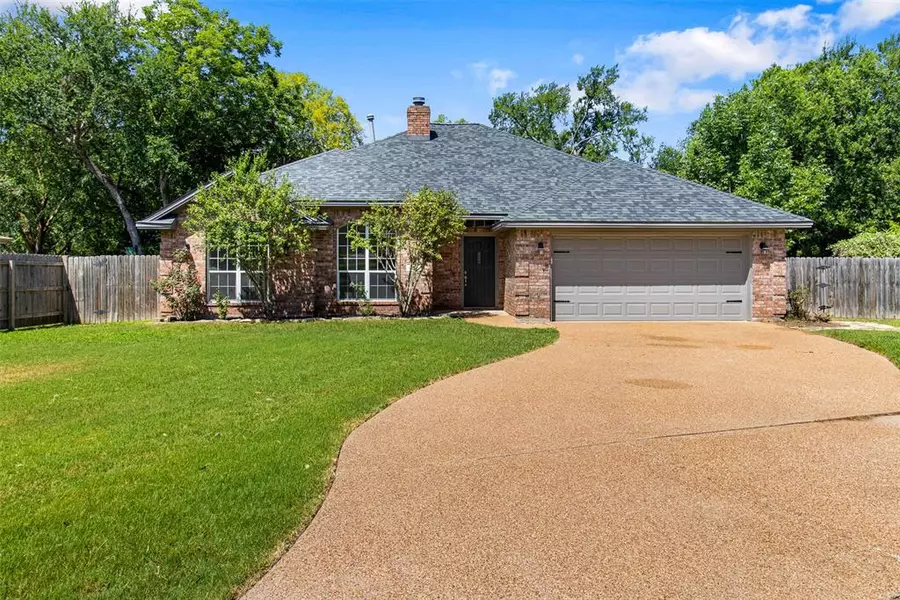 2820 Bishops Gate CIR, Bryan, TX 77807