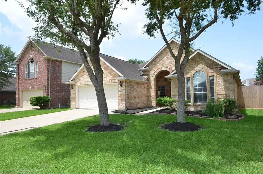 15014 White Forge LN, Sugar Land, TX 77498