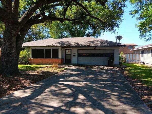 4821 Foster AVE, Groves, TX 77619