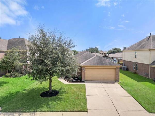 2107 Bishop Hollow LN, Rosenberg, TX 77471