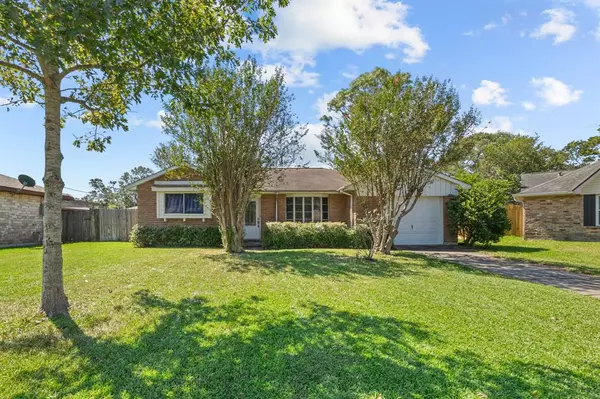 502 Brendon Park LN, Friendswood, TX 77546