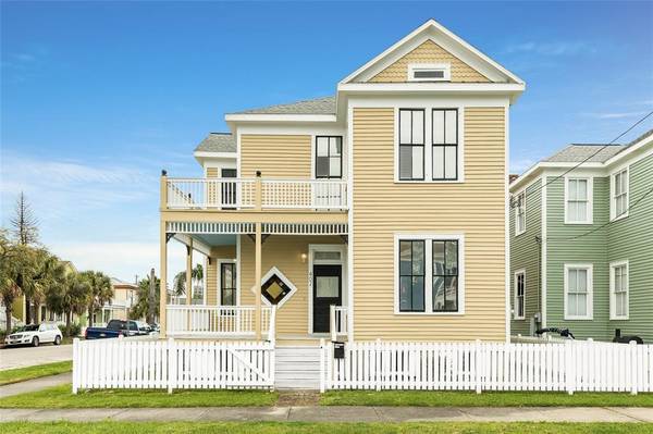 402 17th ST, Galveston, TX 77550