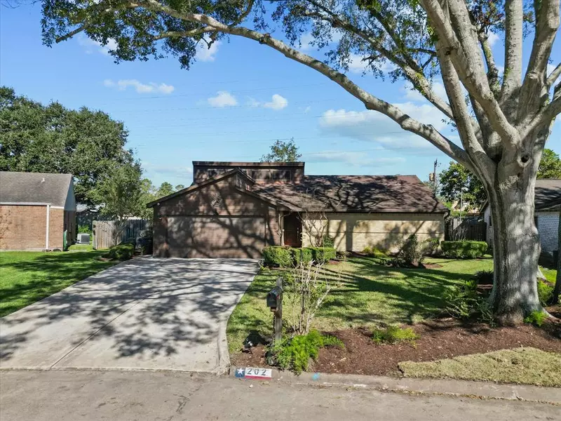 202 Driftwood ST, League City, TX 77573