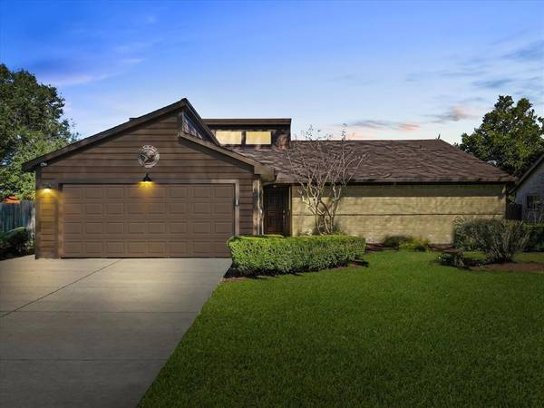 202 Driftwood ST, League City, TX 77573