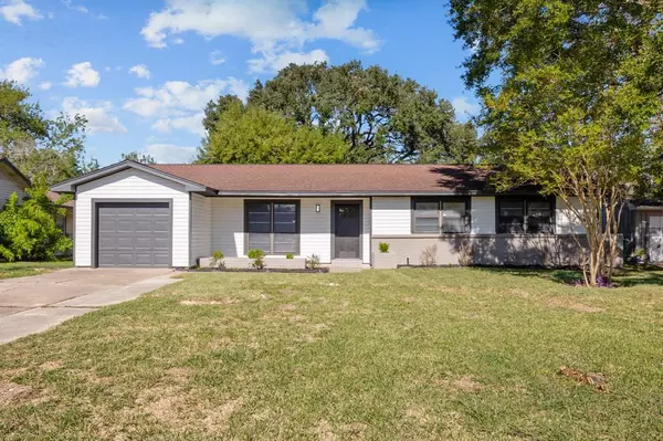 7018 Beechnut ST, Houston, TX 77074