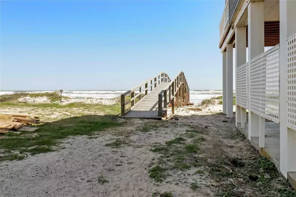 Surfside Beach, TX 77541,115 W Palm ST