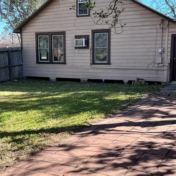 Sweeny, TX 77480,507 N Orange ST #6TH