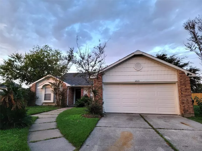 6919 Redding Springs LN, Houston, TX 77086